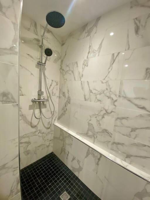 "Royal" Magnifique Appartement Avec Vue Sur Le Cadre Royal セット エクステリア 写真